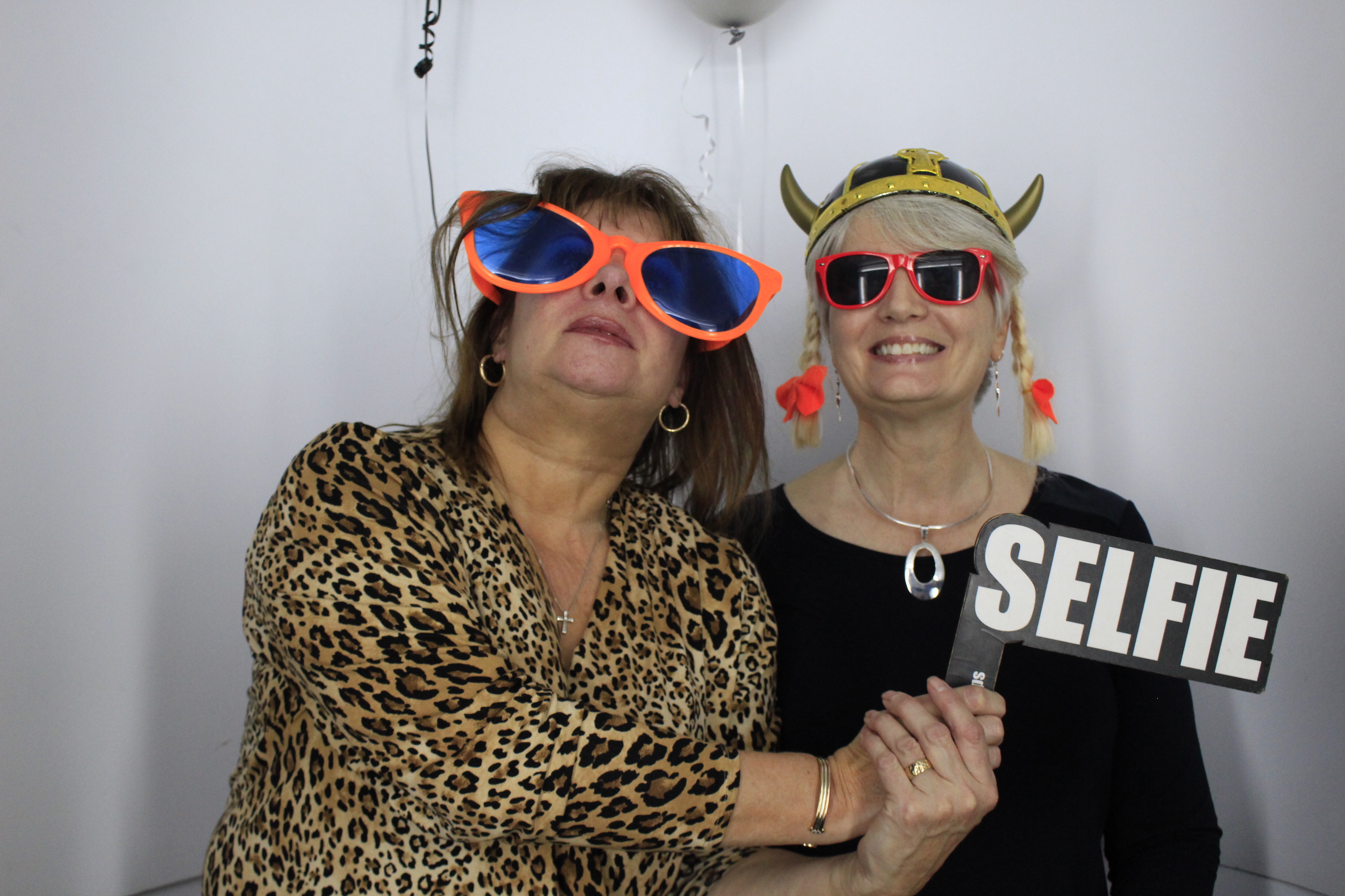 Darren and sarah’s 40th birthday celebration | View more photos from the event at gallery.myphotoboothexperience.co.uk/u/MyPhotoBoothExperienceLtd/Darren-and-sarah’s-40th-birthday-celebration